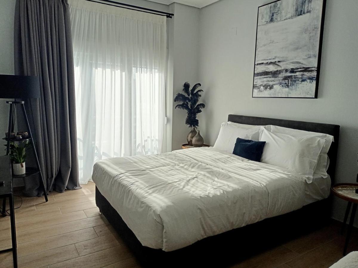 Homing Volos Inspired Modern Living Exterior photo